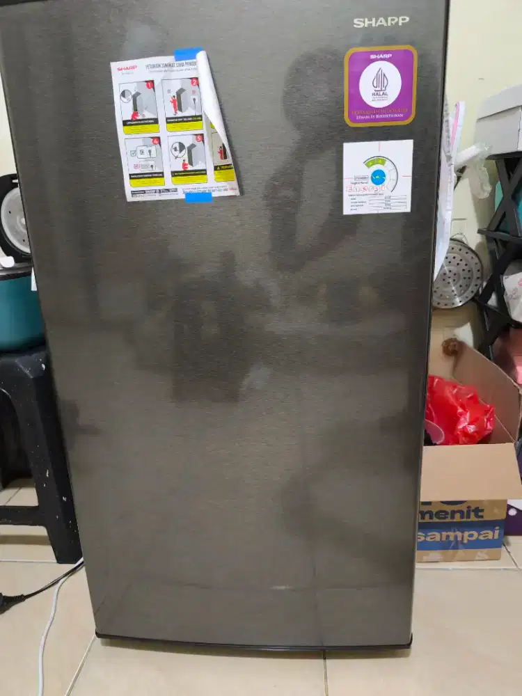 Kulkas Sharp 1 pintu like new nego halus