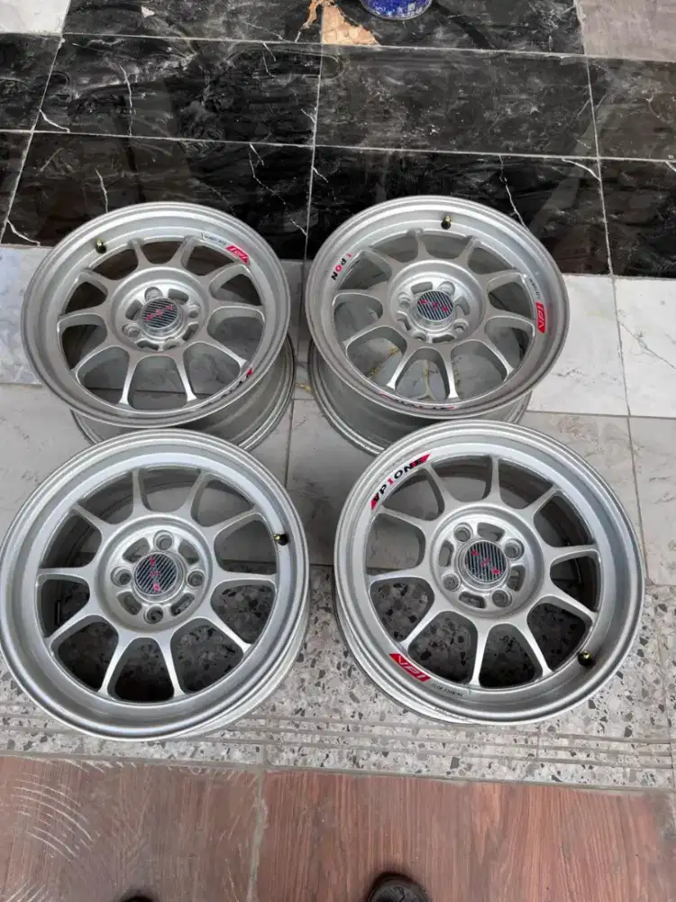 Venom by Yusta Thailand ring 15x7 pcd 4x100 Brio calya