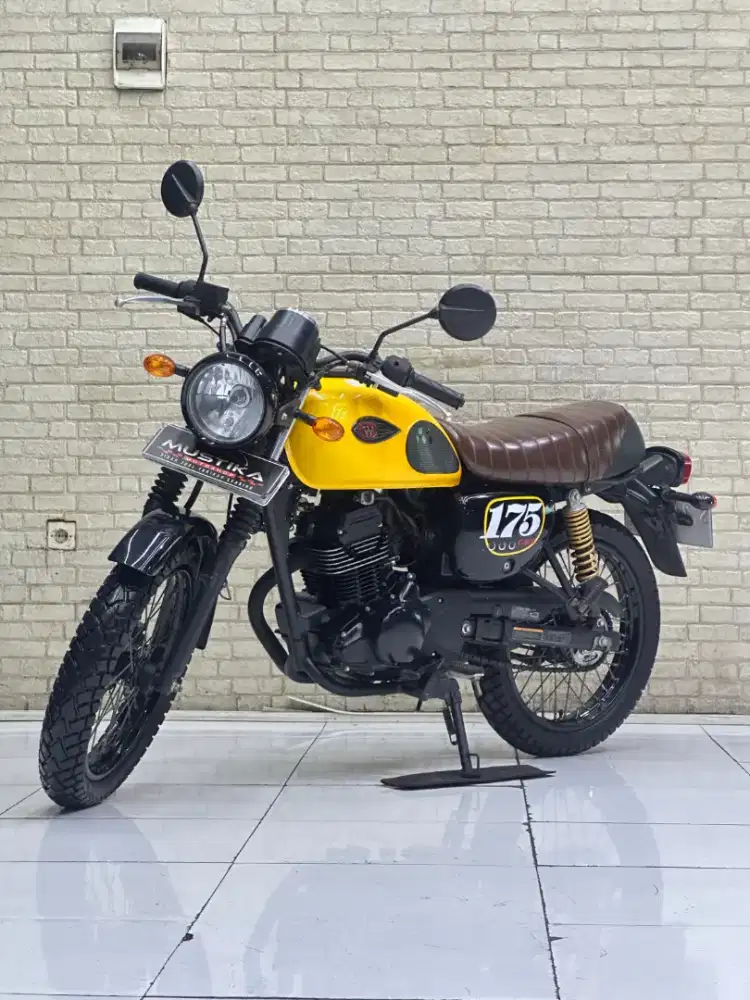 Perfect Condition!!Kawasaki W175 SE 2019 Plat S Yellow Mulus-Mustika