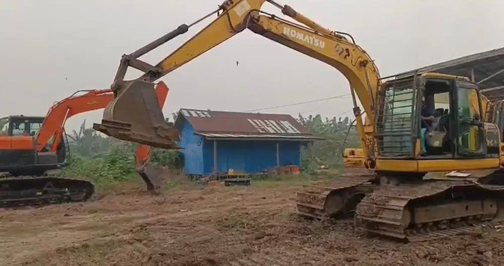 Excavator Komatsu 135