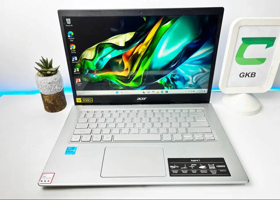 Laptop Acer generasi baru core i3 Ram 8gb keyboard backlight elegant F
