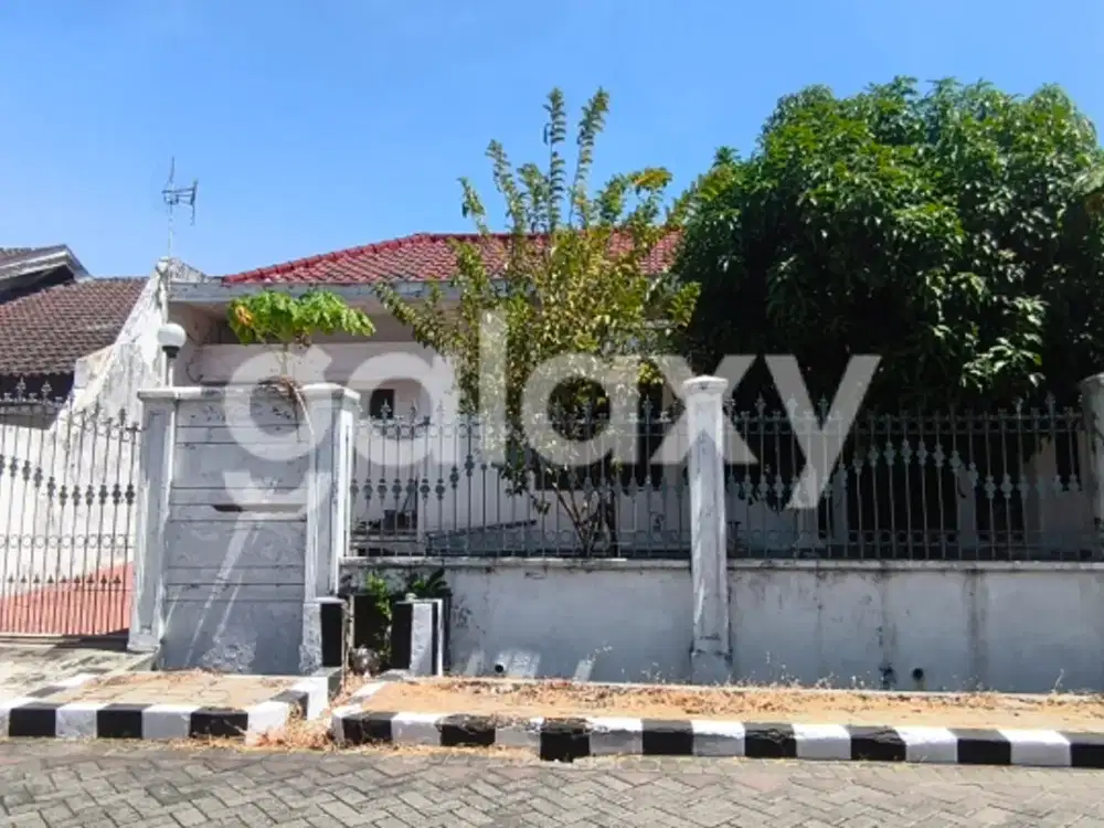 Dijual Rumah di Jalan Utama Perumahan Satelit Indah  Surabaya Barat