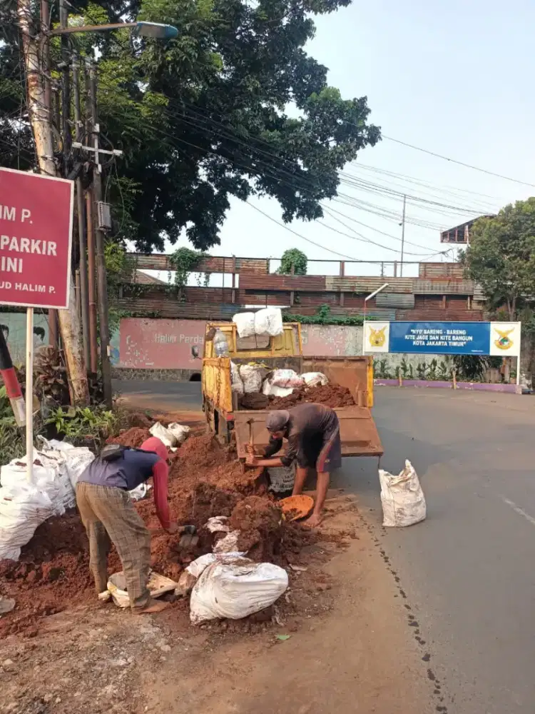 Angkut sampah Angkut Puing Tanah Merah Puing Murni