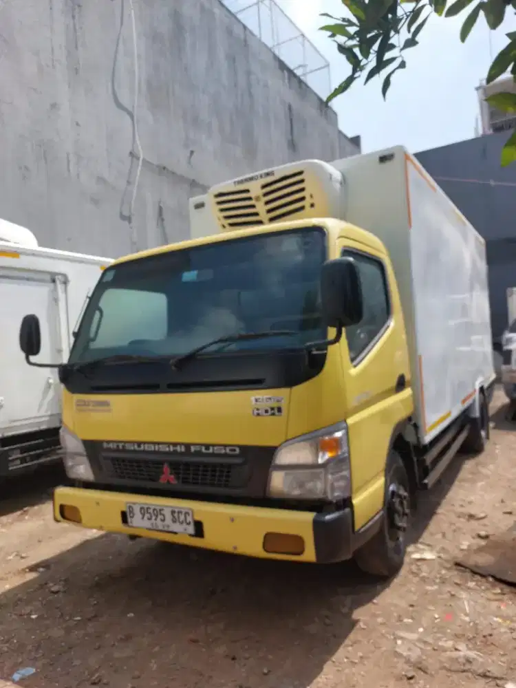 Truk box freezer pendingin suhu beku Mitsubishi colt diesel PS136HDL