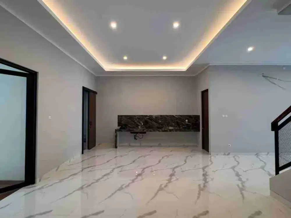 Rumah Brand New 2 lantai Graha Raya