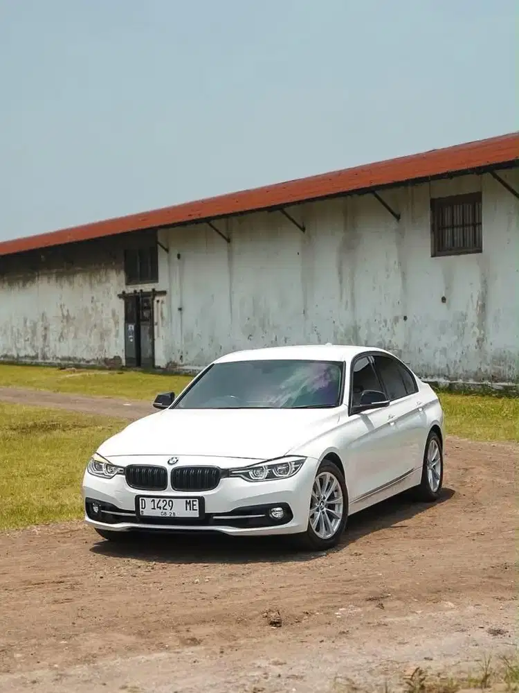 BMW 320i F30 Sport 2017 / 2018 km 37 ribu ANTIK!!