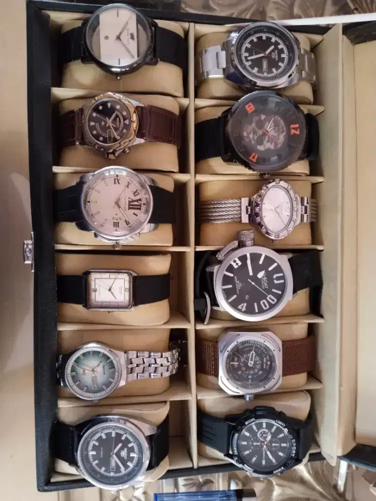 Jual borong 12 unit jam berbagai merk, dan varian.