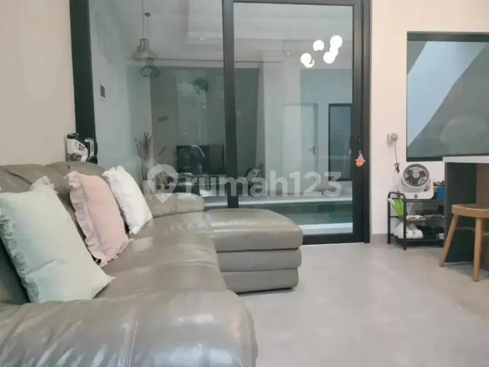 Jual Cepat Rumah Konsep Unik di Villa Melati Mas Bsd,Mewahh dan Asri