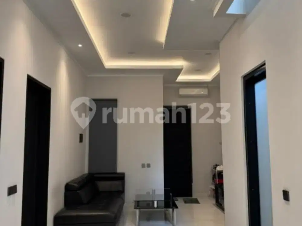 Dijual Rumah 2 Lantai Hadap Selatan Siap Huni di Phg Topaz Gading Serpong