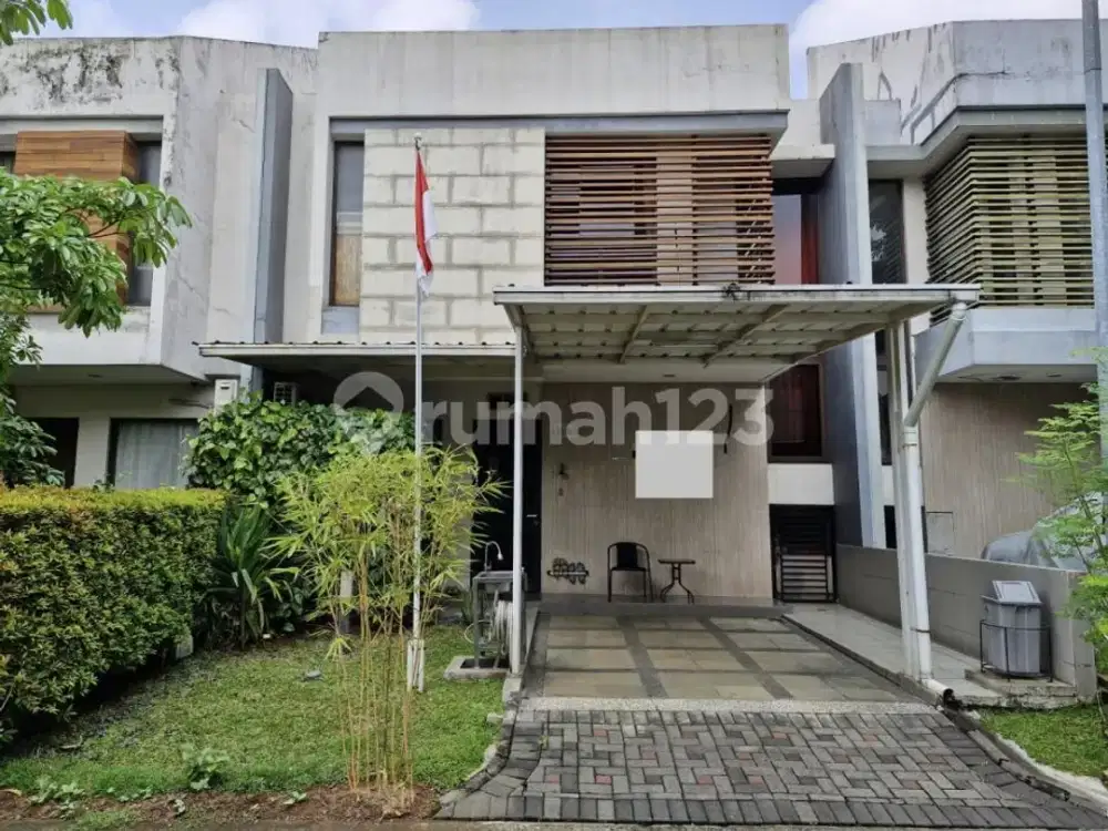 Dijual Rumah 2 Lantai +Mezzanine Full Renov Semi Furnished di Cluster Prestigia BSD
