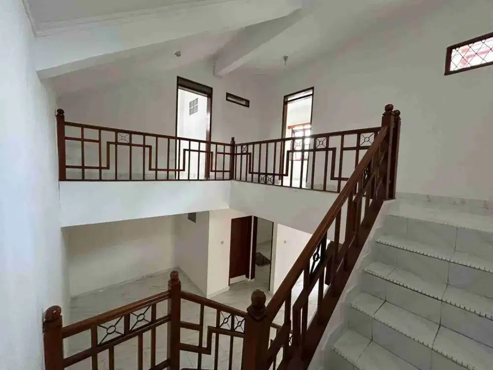 Dikontrakan Rumah Cluster Cigadung Dago Kota Bandung Strategis