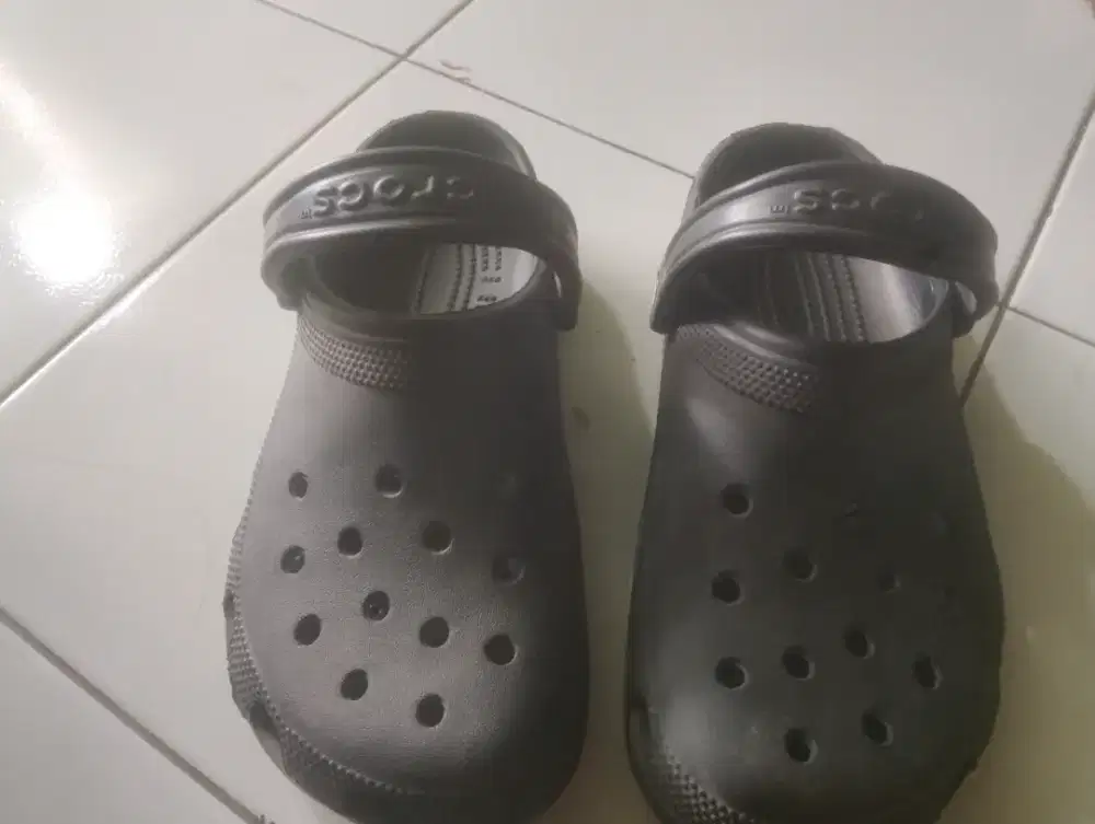 jual crocs untuk keperluan keluarga