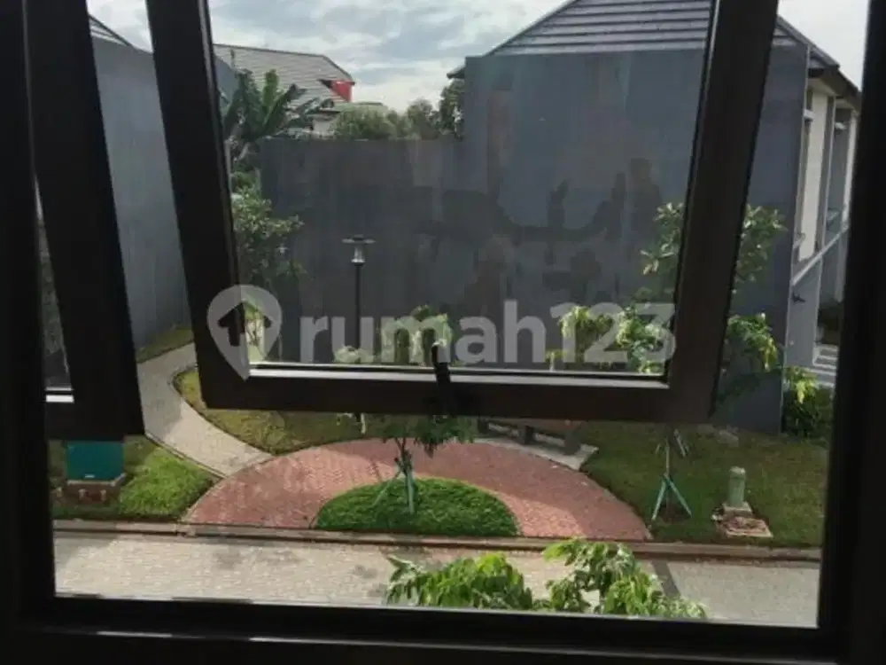 Dijual Rumah Siap Huni Lokasi Strategis di BSD Emiment Precia