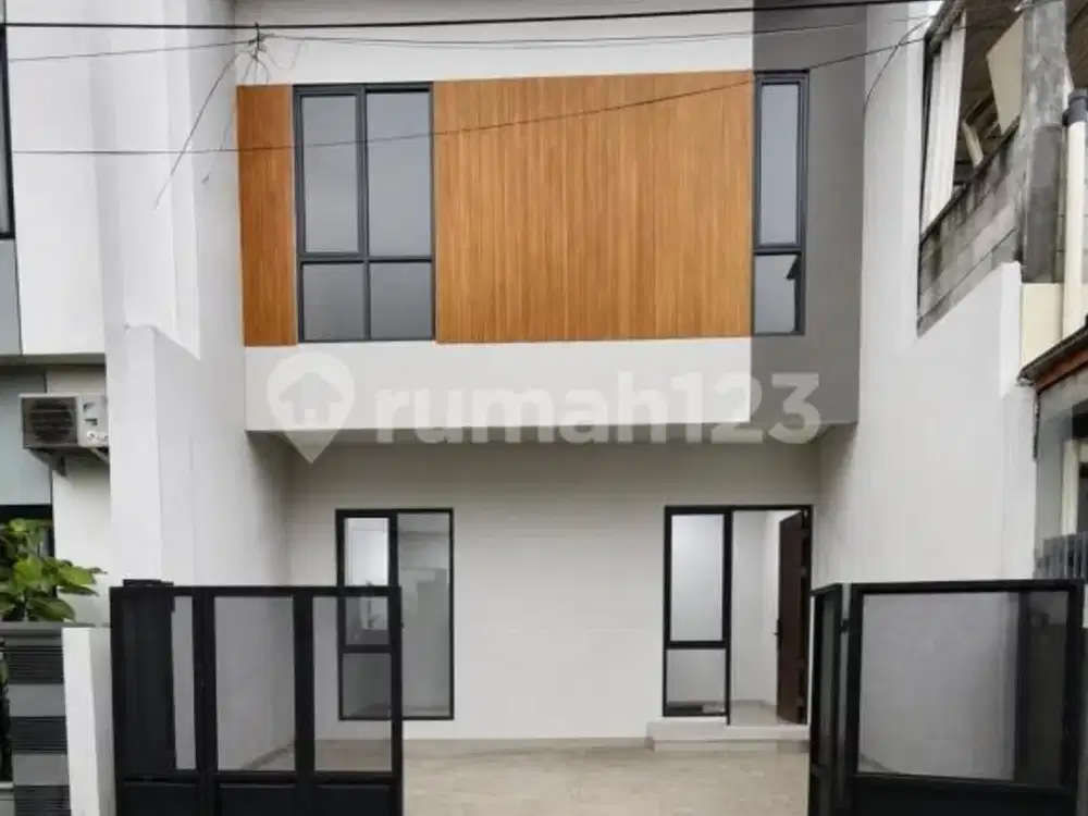 Dijual Rumah 2 Lantai SHM Hadap Selatan Siap Huni di BSD Nusaloka