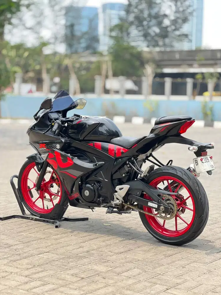 SUZUKI GSX R150 KEYLESS HITAM 2018 KM RENDAH PAJAK PANJANG SUPER GRESS
