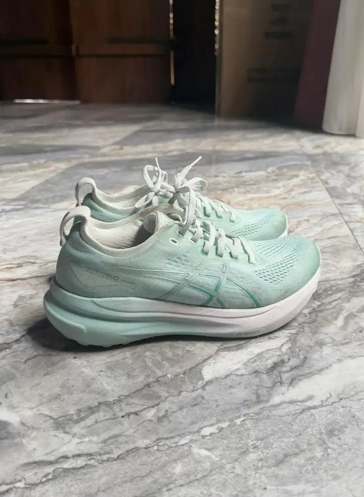 ASICS Gel Kayano 31 Preloved