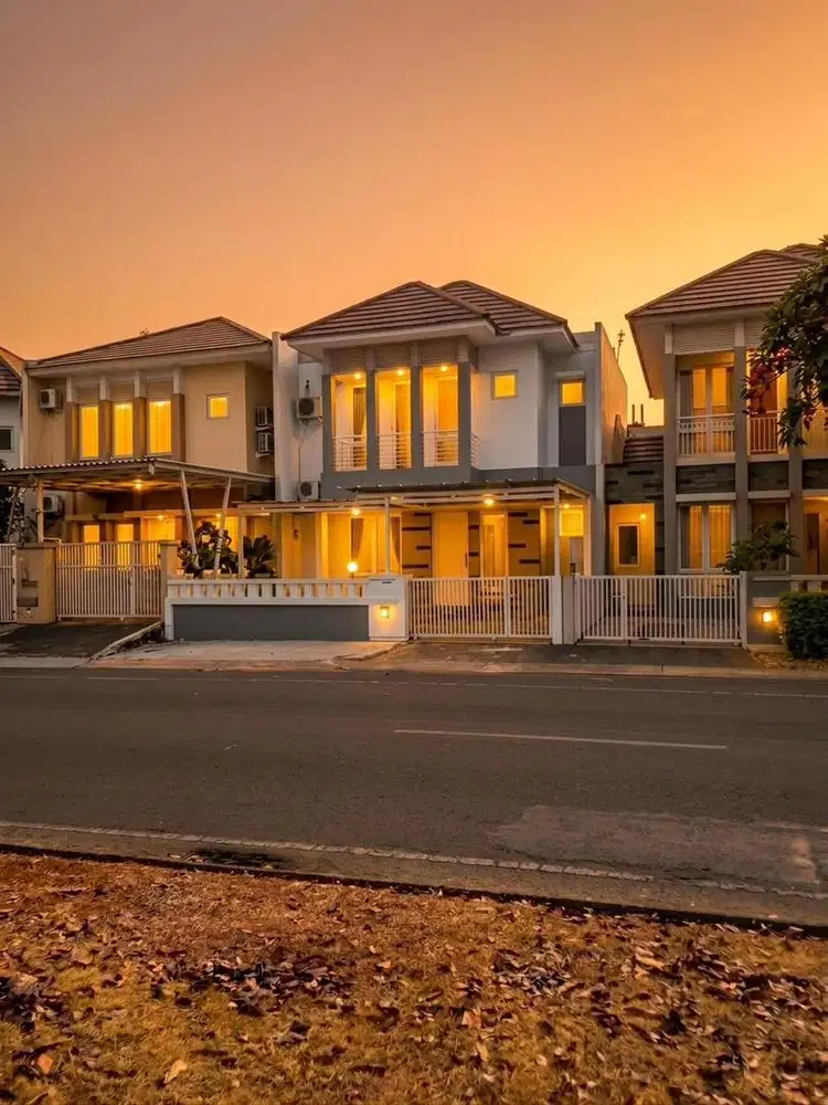 Dijual Rumah Bisa Buat Usaha di Jalan Boulevard Kota Wisata Cibubur