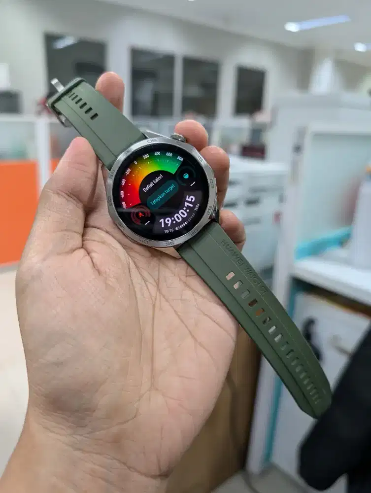 Smartwatch Huawei GT 4 lengkap mulus segel ttbt
