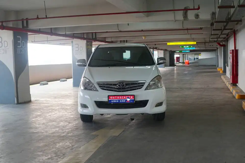 Toyota Kijang Innova G ( 2011 )