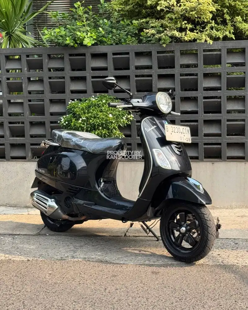 VESPA LX 125 iGET 2017 BERGARANSI