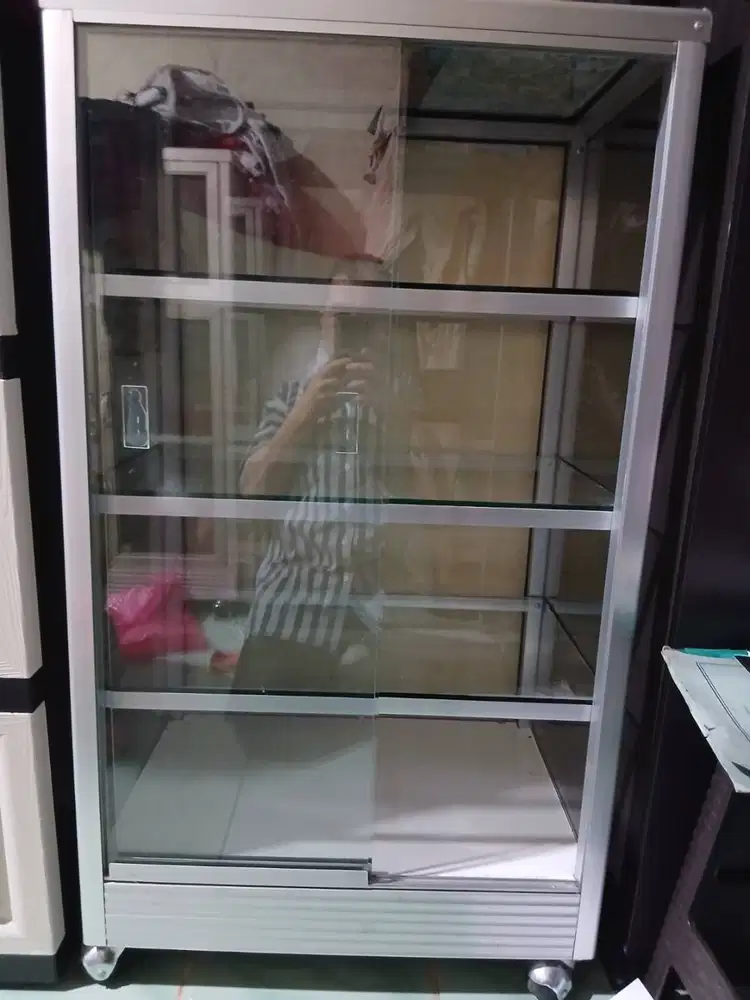 Etalase Kaca ukuran tinggi 1 Meter lebar 60 CM