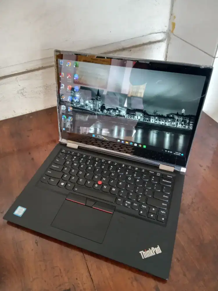 Laptop Thinkpad X390 Yoga i5 Generasi 8