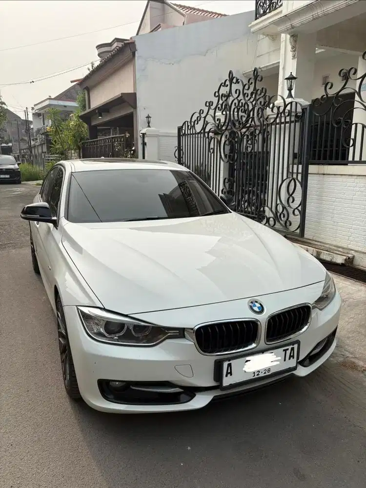 BMW 328i 2013 Bensin