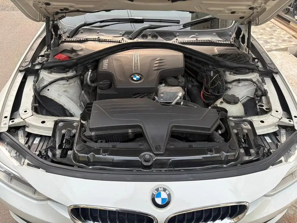 BMW 328i 2013 Bensin
