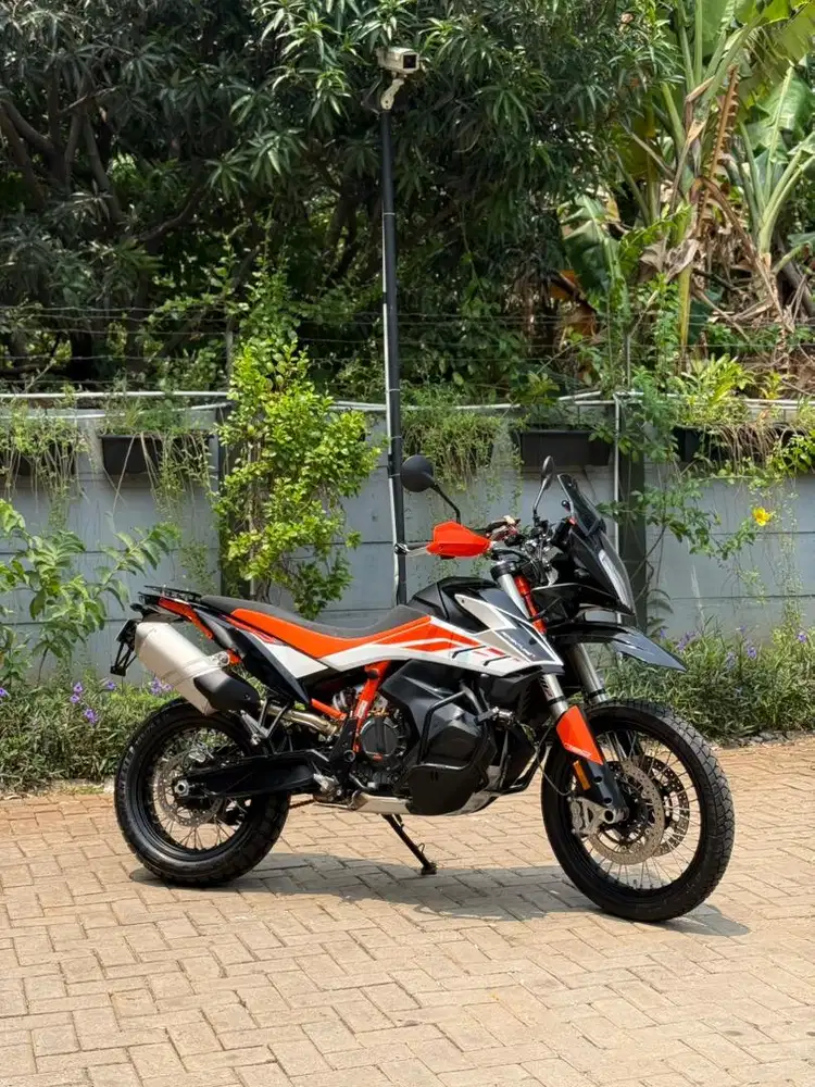 KTM 790 Adventure R 2022 Tangan pertama