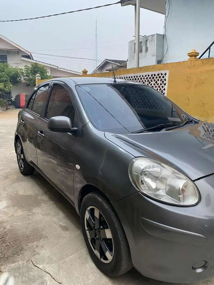 Nissan March 2011 Bensin