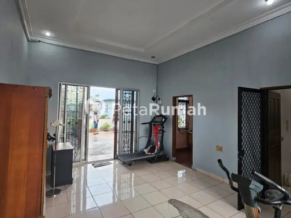 DIJUAL RUMAH SEMI VILLA JALAN CEMARA KOMPLEK CEMARA ASRI