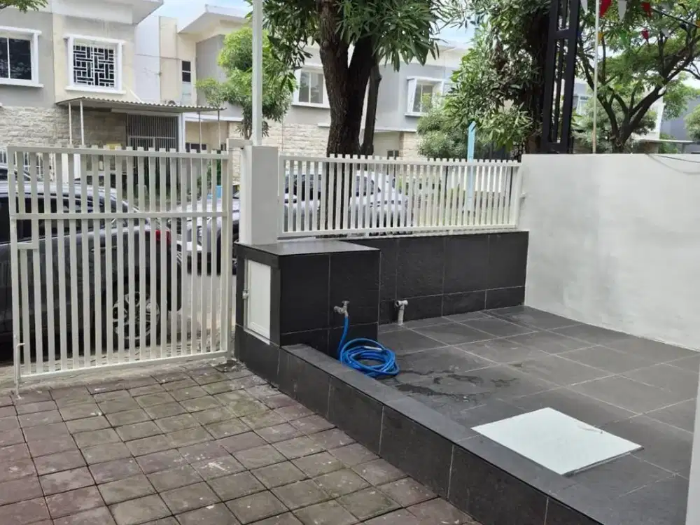 DIJUAL/DISEWAKAN RUMAH DI PURI SURYA JAYA, VALENCIA STRAIT, FULL RENOV