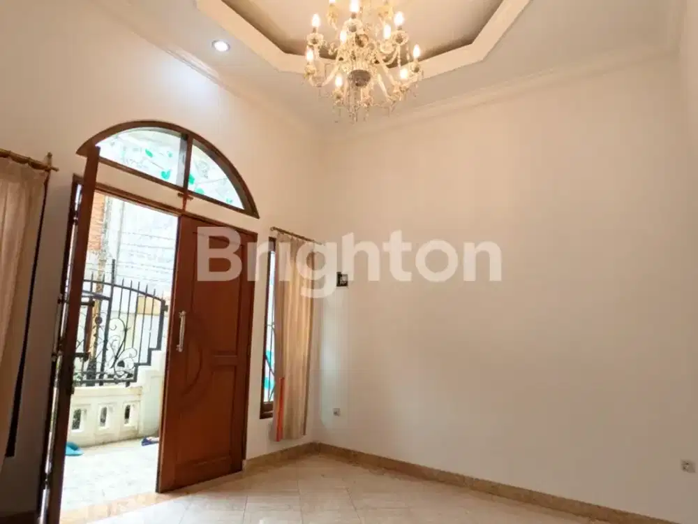 Rumah 3 Lantai Tanjung Duren ukuran 7X11 Row 1 Mobil Dekat Central Park mall