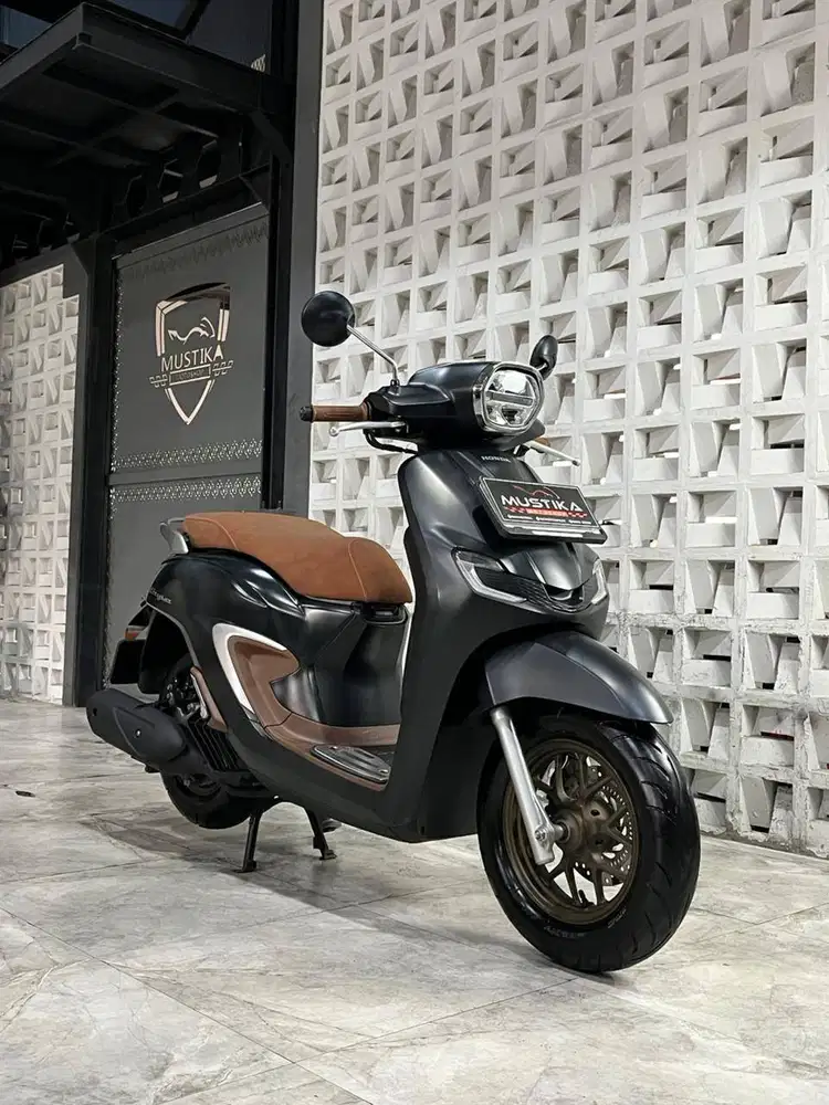 SCOOTER PREMIUM HONDA STYLO 160 ABS MATTE BLACK