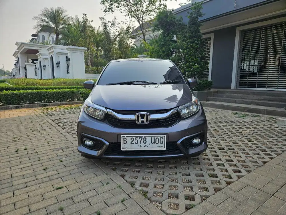 Honda Brio 1.2 E CVT Tahun 2019 Abu-abu AT