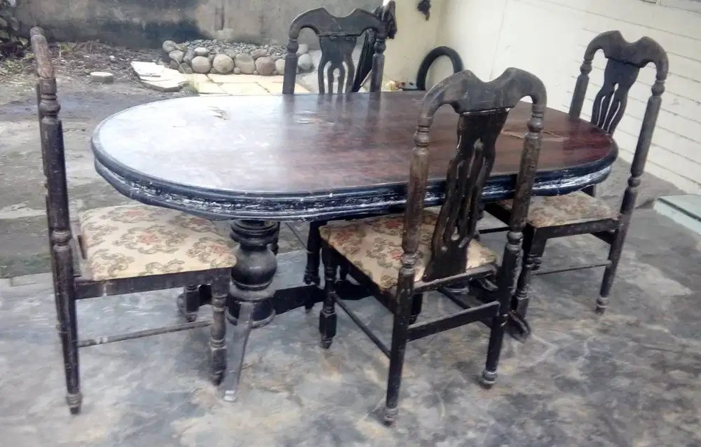 Meja makan kayu jati