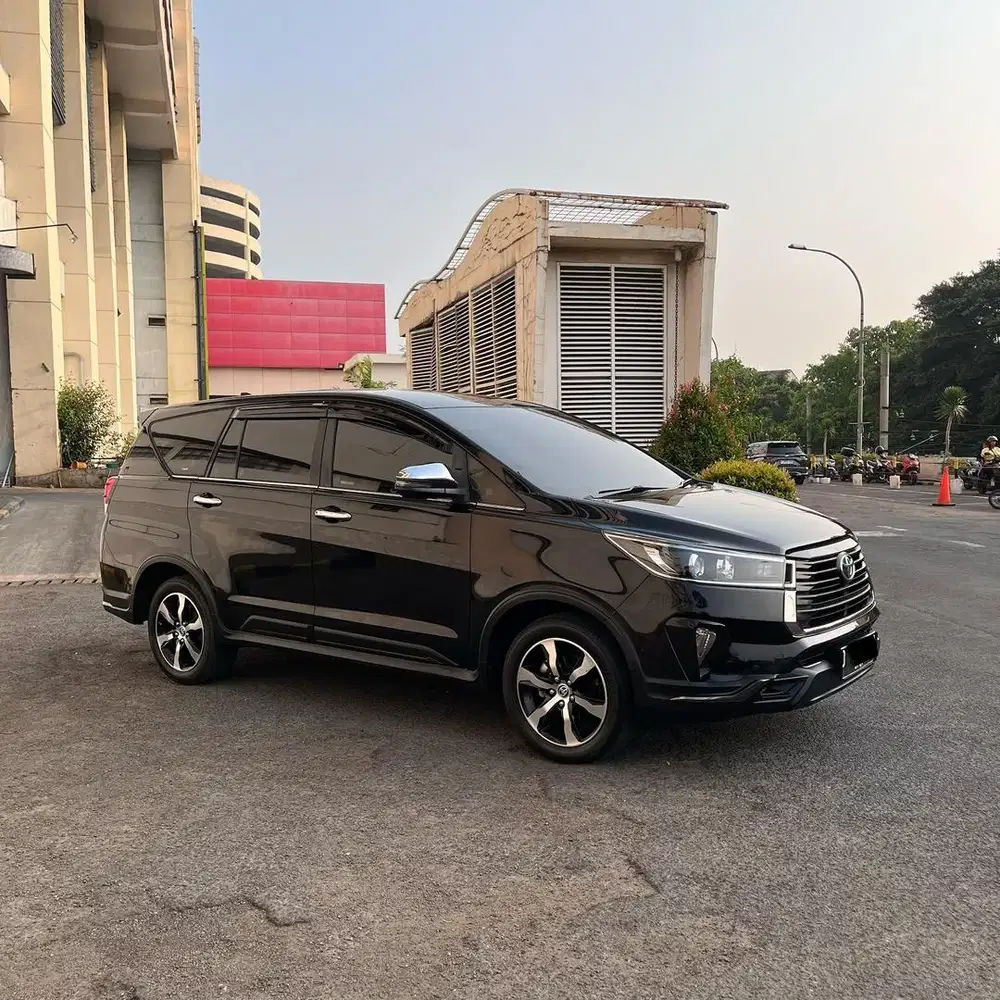 Toyota Innova venturer 2.4 Solar 2021 Hitam metalik