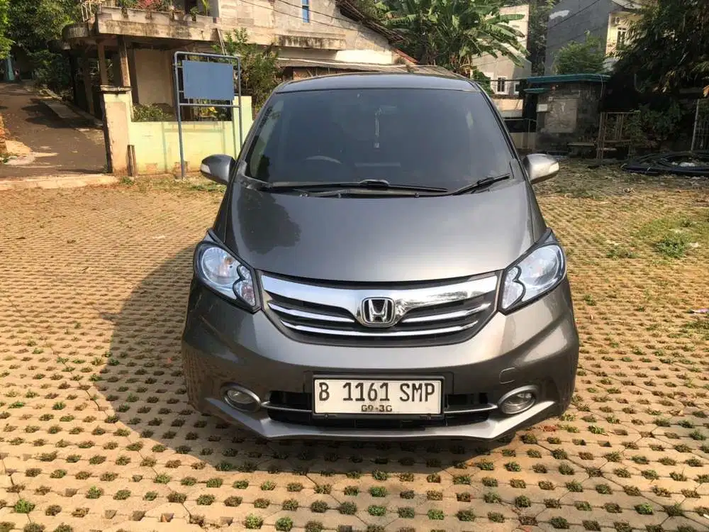 Promo TDP 5 Juta Honda Freed PSD AT 2013 Abu abu