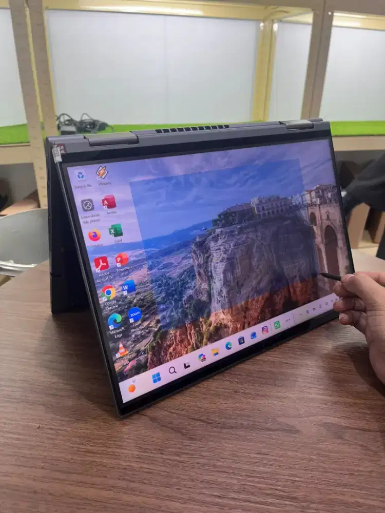 Laptop Lenovo X1 yoga 6th Core i7 gen 11 Ram 32GB SSD 512GB