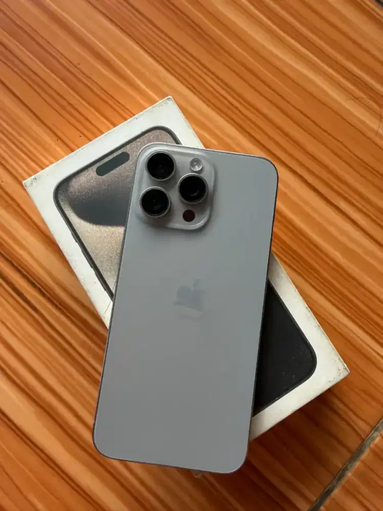 iPhone 15 pm natural titanium 256gb