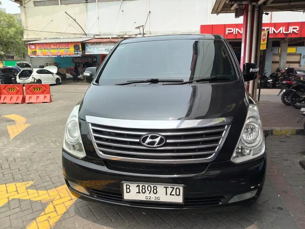 hyundai h1 thn2012 w hitam trwt tipe xg matic 4 ban baru ac jok kulit