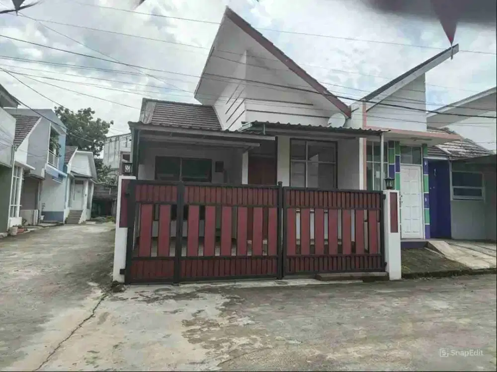 Dijual Rumah Akses Dekat Fasilitas Umum di Cibinong Bogor