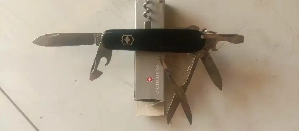 Jual pisau victorinox (Swiss army) series black climber