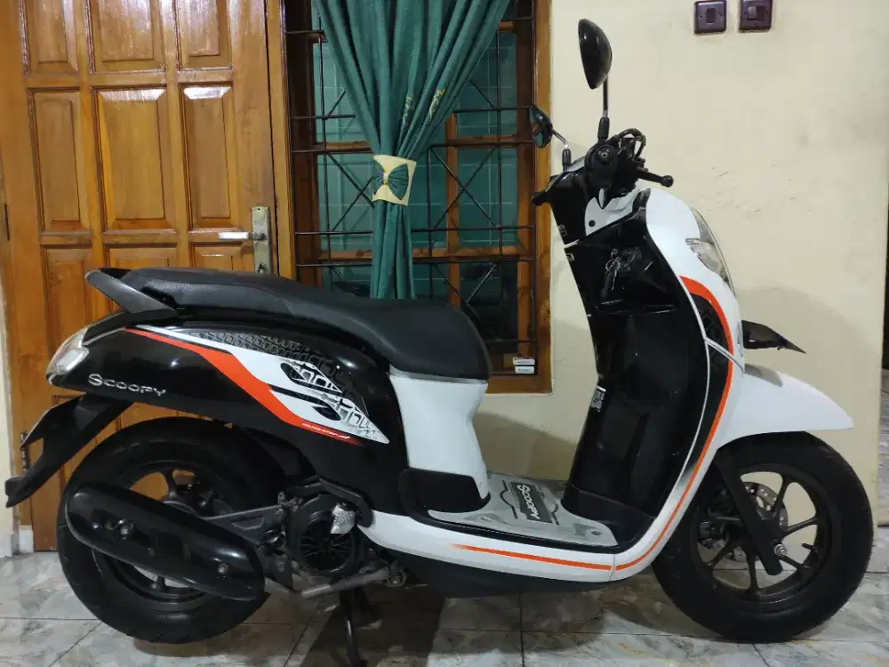 SUPER ISTIMEWA LOW KM SCOOPY DONAT CBS ISS SUPER MULUS NO MINUS