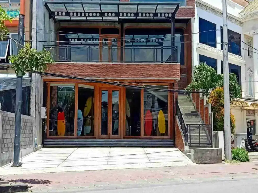 jual gedung 4 lantai ada lift , video tron di jln utama Dewi Sri Kuta Bali