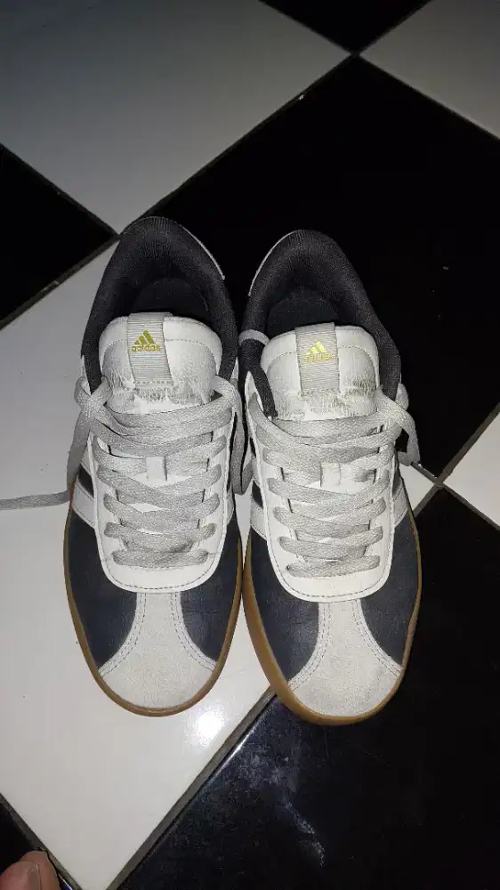 Adidas vl court