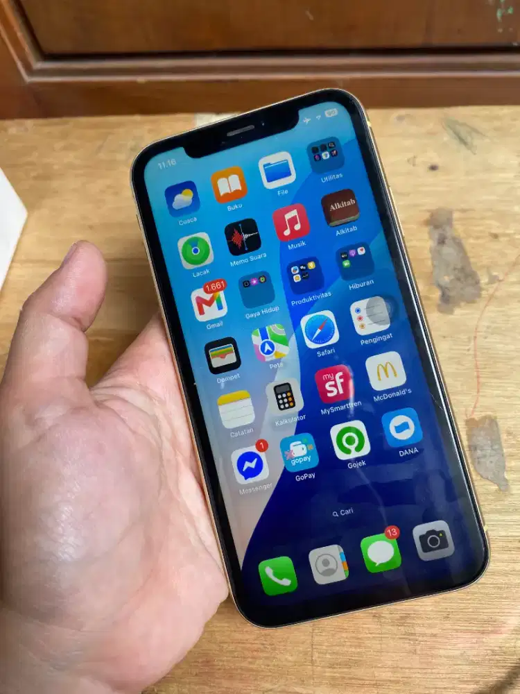 Iphone XR kuning 128GB inter, Lengkap, signal smartfren only.