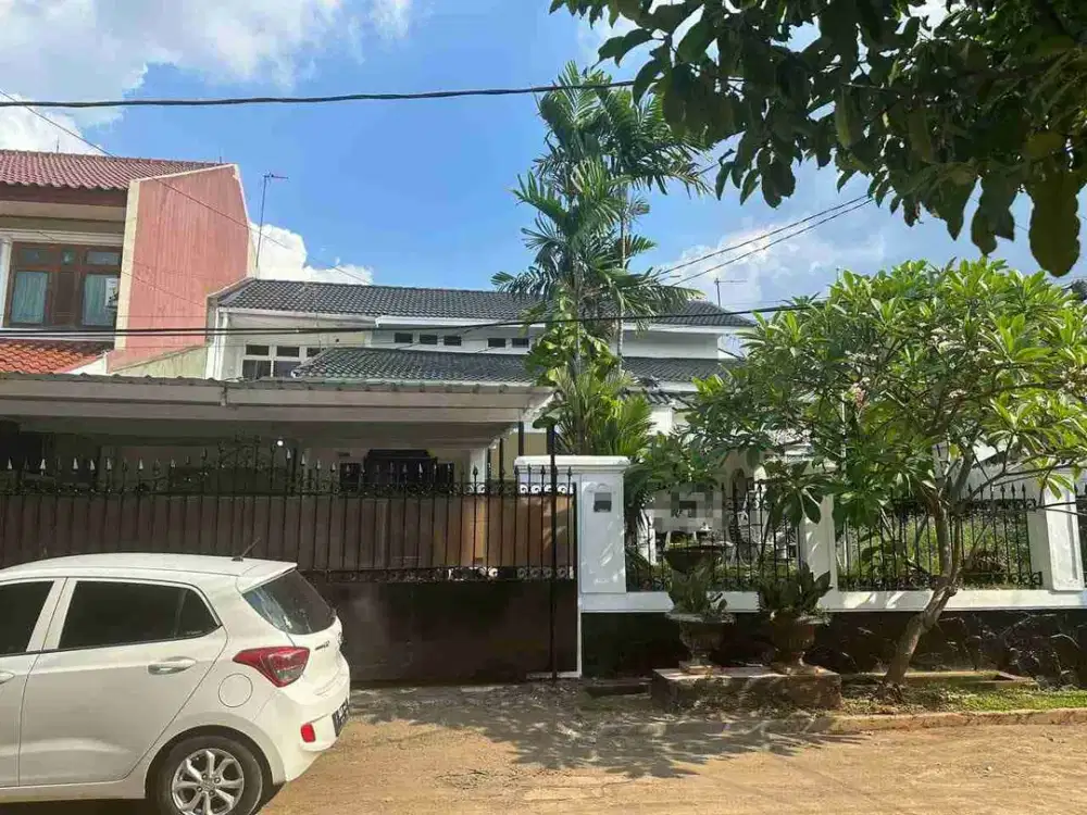 fumah luas di jatiwaringin asri bekasi