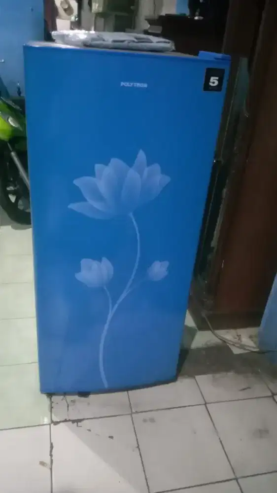 Dijual kulkas POLYTRON 1PINTU RAK LENGKAP BEKU DINGIN BISA COD