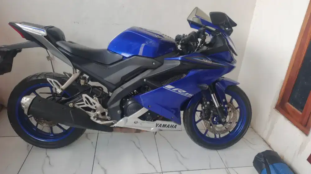 R15 v3 th 2017 km 32rb
